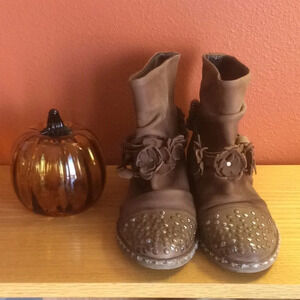 Mery Brown Studded Leather Ankle Boots Sz 6